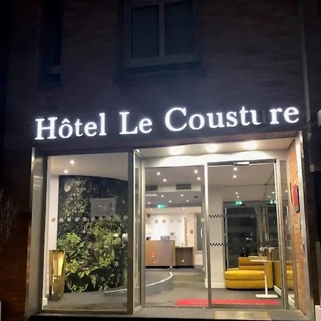 库斯蒂尔酒店 3*